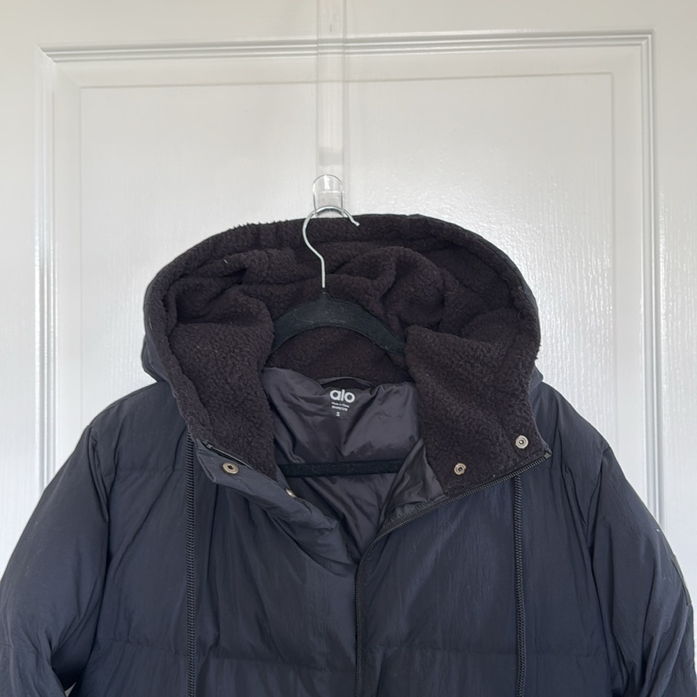 alo yoga Cypress Puffer Jacket - Picture 2 of 9